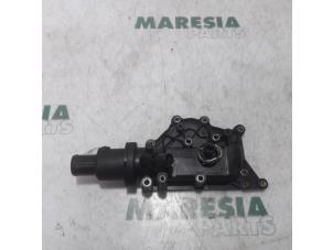 Used Thermostat housing Renault Modus/Grand Modus (JP) 1.4 16V Price € 25,00 Margin scheme offered by Maresia Parts