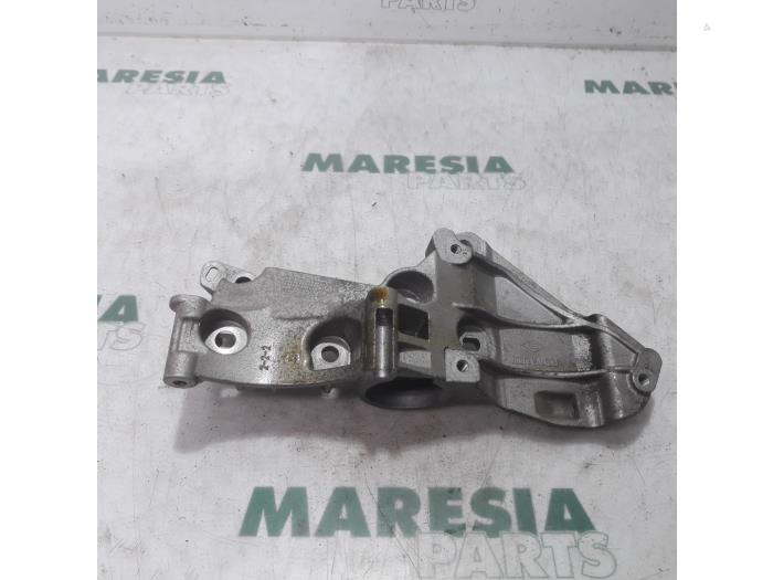 Usagé Support (divers) Renault Modus/Grand Modus (JP) 1.4 16V Prix € 25,00 Règlement à la marge proposé par Maresia Parts