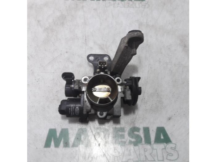 Gebrauchte Drosselklappengehäuse Renault Twingo (C06) 1.2 Preis € 50,00 Margenregelung angeboten von Maresia Parts