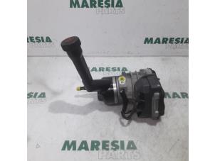 Used Power steering pump Citroen C4 Picasso (UD/UE/UF) 1.6 16V VTi 120 Price € 157,50 Margin scheme offered by Maresia Parts