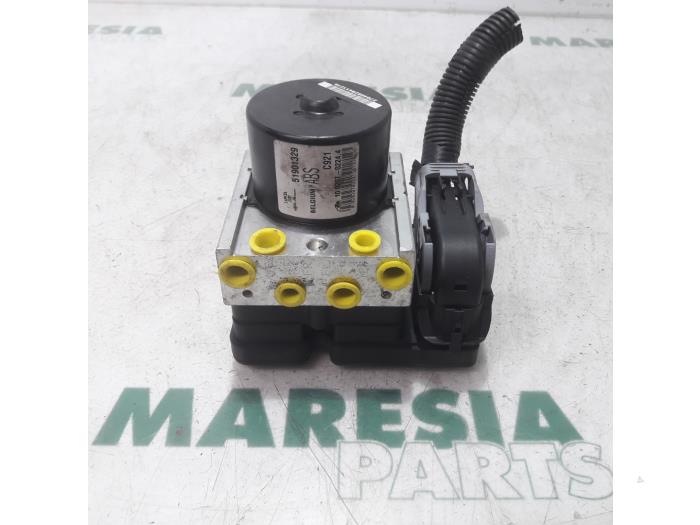 Begagnade ABS-pump Fiat Doblo Cargo (263) 1.3 MJ 16V DPF Euro 5 Pris € 229,90 Inklusive moms erbjuds av Maresia Parts