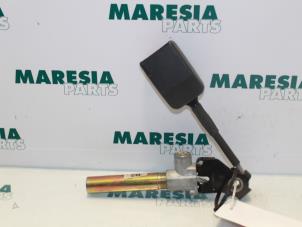 Gebrauchte Gurtsrammer rechts Renault Megane Preis € 35,00 Margenregelung angeboten von Maresia Parts