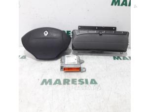 Usagé Kit + module airbag Renault Megane (EA) 1.6 16V Sport Prix € 157,50 Règlement à la marge proposé par Maresia Parts