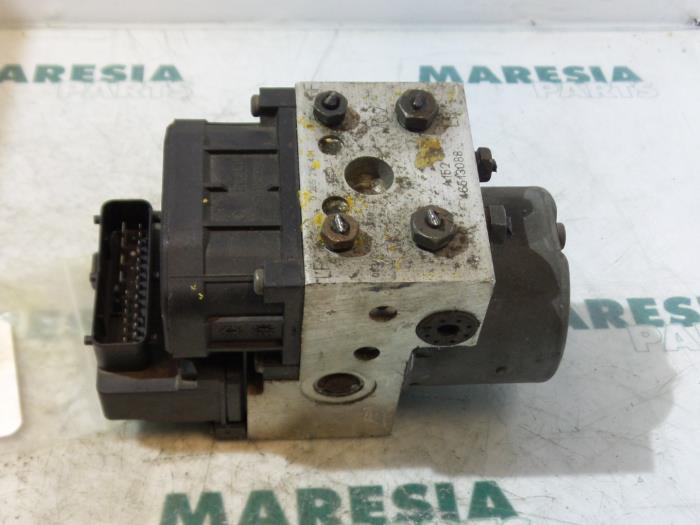 Usagé Bloc ABS Alfa Romeo 156 (932) 1.8 Twin Spark 16V Prix € 45,00 Règlement à la marge proposé par Maresia Parts