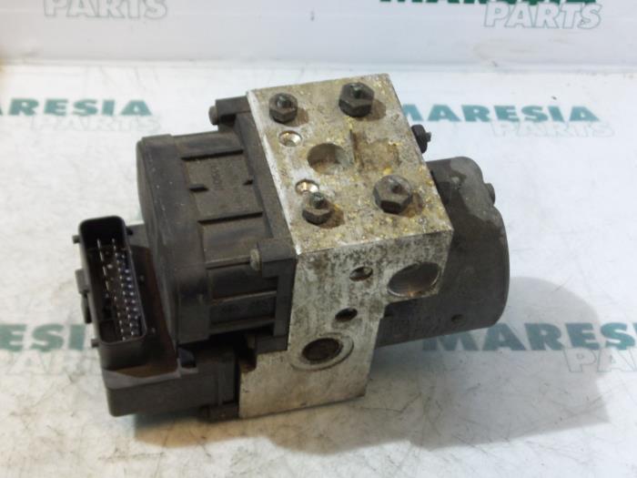 Begagnade ABS-pump Alfa Romeo 156 (932) 1.6 Twin Spark 16V Pris € 45,00 Marginaltabell erbjuds av Maresia Parts
