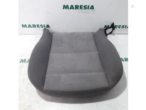 Używane Tapicerka fotela lewego Peugeot 307 (3A/C/D) 1.6 16V Cena € 40,00 Procedura marży oferowane przez Maresia Parts