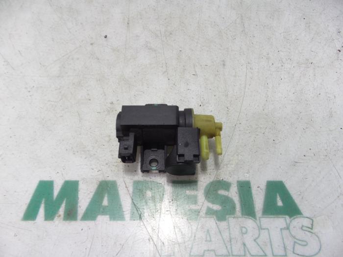 Usagé Régulateur pression turbo Renault Megane III Grandtour (KZ) 1.5 dCi 110 Prix € 35,00 Règlement à la marge proposé par Maresia Parts