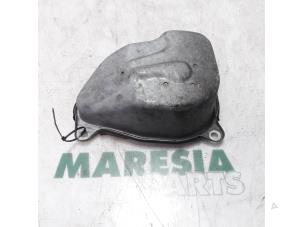 Used Gearbox cover Peugeot 307 (3A/C/D) 1.4 16V Price € 25,00 Margin scheme offered by Maresia Parts