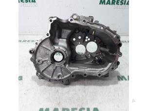 Used Gearbox casing Peugeot 307 (3A/C/D) 1.4 16V Price € 40,00 Margin scheme offered by Maresia Parts