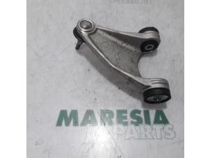 Used Front upper wishbone, left Alfa Romeo GT (937) 1.9 JTD 16V Multijet Price € 35,00 Margin scheme offered by Maresia Parts