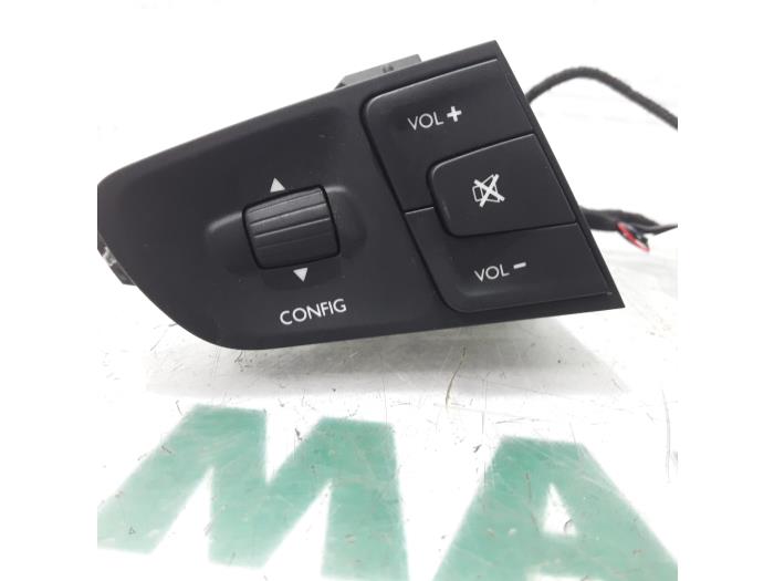 Steering wheel mounted radio control from a Peugeot 508 SW (8E/8U) 2.0 BlueHDi 180 16V 2016