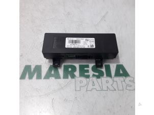 Używane Modul radiowy Peugeot 508 SW (8E/8U) 2.0 BlueHDi 180 16V Cena € 35,00 Procedura marży oferowane przez Maresia Parts