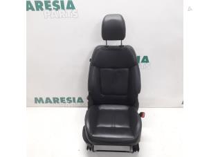 Used Seat, right Peugeot 3008 I (0U/HU) 1.6 HDiF 16V Price € 157,50 Margin scheme offered by Maresia Parts