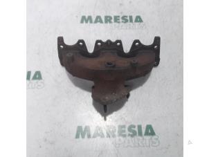 Used Exhaust manifold Peugeot 607 (9D/U) 2.9 V6 24V Price € 105,00 Margin scheme offered by Maresia Parts
