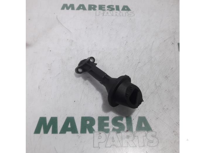 Używane Pompa oleju Fiat Punto III (199) 0.9 TwinAir Turbo 100 Cena € 25,00 Procedura marży oferowane przez Maresia Parts