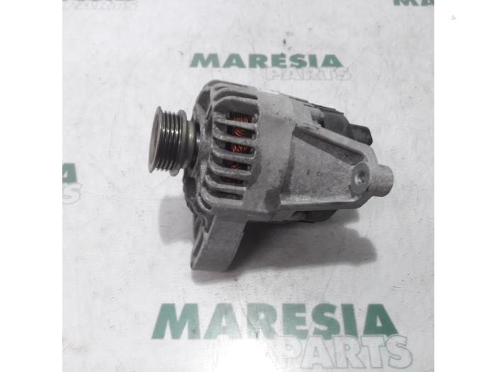 Gebrauchte Dynamo Fiat Doblo Cargo (263) 1.4 16V Preis € 127,05 Mit Mehrwertsteuer angeboten von Maresia Parts