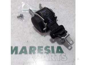 Used Rear seatbelt, centre Peugeot 307 SW (3H) 1.6 16V Price € 30,00 Margin scheme offered by Maresia Parts