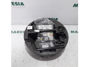 Used Tyre repair kit Renault Clio IV (5R) 1.5 Energy dCi 90 FAP Price € 50,00 Margin scheme offered by Maresia Parts