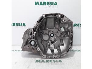 Used Gearbox casing Renault Clio IV (5R) 1.5 Energy dCi 90 FAP Price € 75,00 Margin scheme offered by Maresia Parts