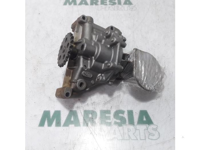 Gebrauchte Ölpumpe Peugeot 207/207+ (WA/WC/WM) 1.6 16V Preis € 50,00 Margenregelung angeboten von Maresia Parts