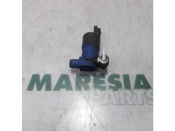 Używane Pompa spryskiwacza przód Renault Modus/Grand Modus (JP) 1.5 dCi 80 Cena € 10,00 Procedura marży oferowane przez Maresia Parts