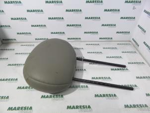 Used Headrest Renault Master III (FD/HD) 2.5 dCi 16V Price € 35,00 Margin scheme offered by Maresia Parts