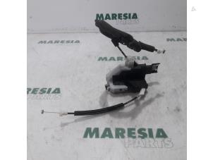 Używane Mechanizm blokady drzwi prawych wersja 2-drzwiowa Peugeot RCZ (4J) 1.6 16V THP Cena € 75,00 Procedura marży oferowane przez Maresia Parts