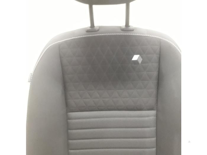 Fotel prawy z Renault Scénic III (JZ) 1.2 16V TCe 115 Energy 2015