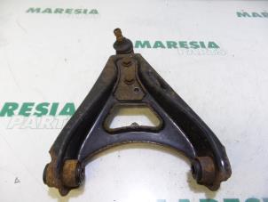 Usagé Bras de suspension bas avant droit Renault Express/Rapid/Extra 1.9 D Prix € 30,25 Prix TTC proposé par Maresia Parts