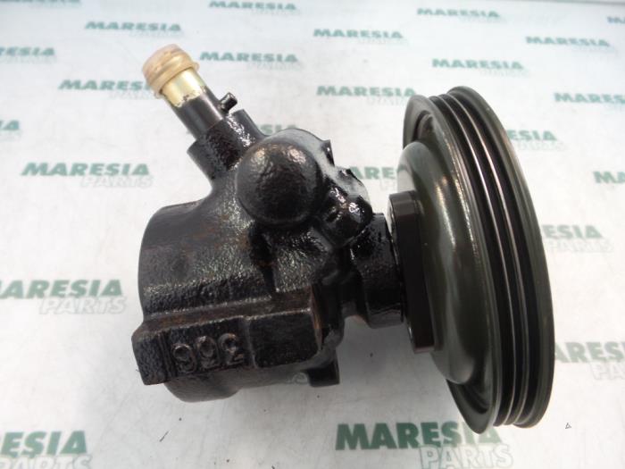 Usagé Pompe de direction Lancia Ypsilon (840) 1.2 LS,LX 16V Prix € 40,00 Règlement à la marge proposé par Maresia Parts