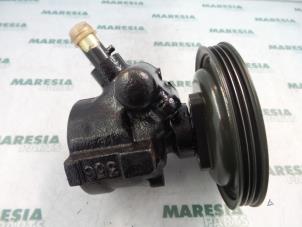 Używane Pompa wspomagania kierownicy Lancia Ypsilon (840) 1.2 LS,LX 16V Cena € 40,00 Procedura marży oferowane przez Maresia Parts