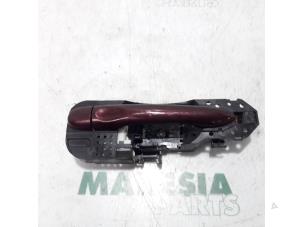Used Rear door handle 4-door, right Renault Scénic III (JZ) 1.2 16V TCe 115 Energy Price € 35,00 Margin scheme offered by Maresia Parts