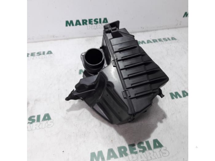 Gebrauchte Luftfiltergehäuse Renault Scénic III (JZ) 1.2 16V TCe 115 Energy Preis € 75,00 Margenregelung angeboten von Maresia Parts