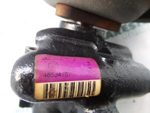 Pompe de direction d'un Alfa Romeo 156 Sportwagon (932) 2.4 JTD 2001