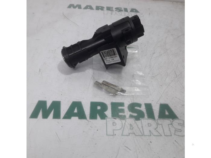 Używane Stacyjka + Kluczyk Lancia Delta (844) 1.6 D Multijet 16V 120 Cena € 75,00 Procedura marży oferowane przez Maresia Parts