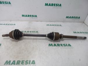 Used Front drive shaft, right Peugeot 2008 (CU) 1.6 Blue HDi 100 Price € 90,00 Margin scheme offered by Maresia Parts
