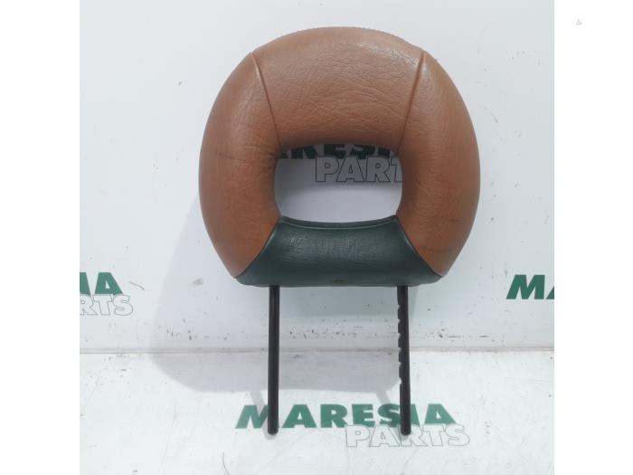 Headrest from a Peugeot 206 CC (2D) 1.6 16V 2005