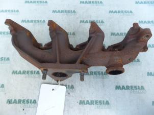 Used Exhaust manifold Renault Grand Scénic II (JM) 1.9 dCi 120 Price € 50,00 Margin scheme offered by Maresia Parts