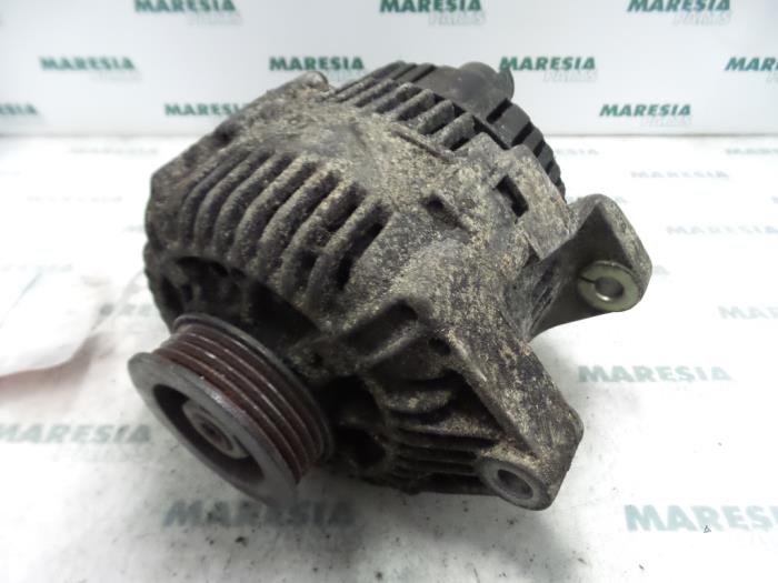 Begagnade Dynamo Renault Espace (JE) 3.0i V6 RXT Pris € 39,99 Marginaltabell erbjuds av Maresia Parts