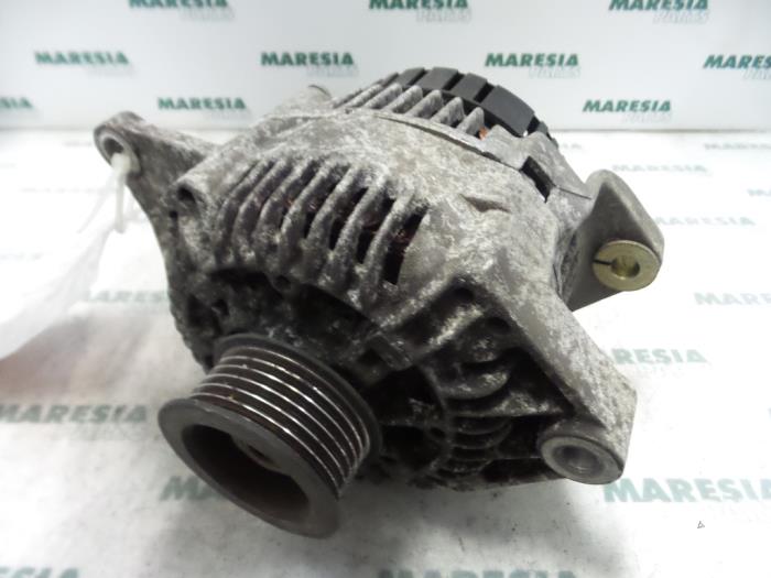 Begagnade Dynamo Renault Espace (JE) 2.2 dT 12V Pris € 39,99 Marginaltabell erbjuds av Maresia Parts