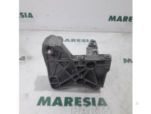 Used Engine mount Renault Scénic II (JM) 1.5 dCi 105 Price € 35,00 Margin scheme offered by Maresia Parts