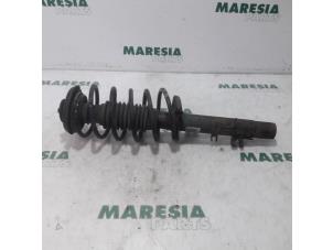 Used Front shock absorber rod, right Citroen C3 Pluriel (HB) 1.4 Price € 40,00 Margin scheme offered by Maresia Parts