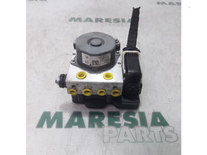 Begagnade ABS-pump Peugeot 308 SW (L4/L9/LC/LJ/LR) 1.6 BlueHDi 120 Pris € 130,00 Marginaltabell erbjuds av Maresia Parts