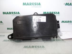 Używane Sterownik Rózne Fiat Stilo (192A/B) 1.2 16V 3-Drs. Cena € 35,00 Procedura marży oferowane przez Maresia Parts