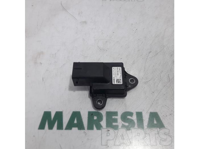 Używane Przekaznik Peugeot 308 SW (L4/L9/LC/LJ/LR) 1.6 BlueHDi 120 Cena € 25,00 Procedura marży oferowane przez Maresia Parts