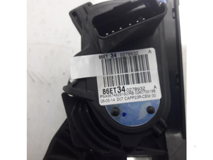 Throttle pedal position sensor Peugeot 308 SW 1.6 BlueHDi 120 9674829180 BHZ