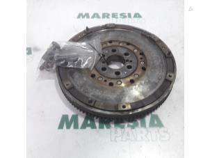 Used Flywheel Alfa Romeo 159 (939AX) 1.9 JTDm 16V Price € 157,50 Margin scheme offered by Maresia Parts