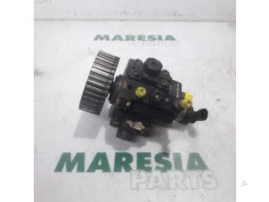 Używane Mechaniczna pompa paliwa Alfa Romeo 159 (939AX) 1.9 JTDm 16V Cena € 156,45 Procedura marży oferowane przez Maresia Parts