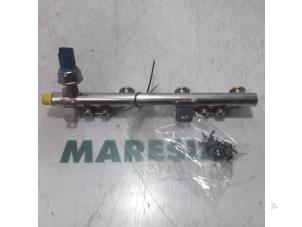 Used Fuel injector nozzle Renault Megane IV (RFBB) 1.2 Energy TCE 130 Price € 80,00 Margin scheme offered by Maresia Parts