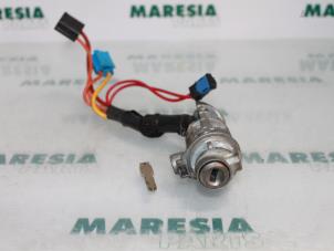 Used Ignition lock + key Peugeot 607 (9D/U) 2.2 HDi 16V FAP Price € 50,00 Margin scheme offered by Maresia Parts
